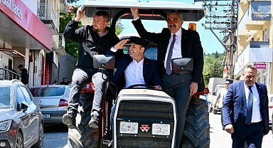 Büyükşehir’den Balya’ya Yüzde 100 Hibeli Tohum Desteği: “Toprağını Terk Eden Çiftçiye Umut Oluyoruz”