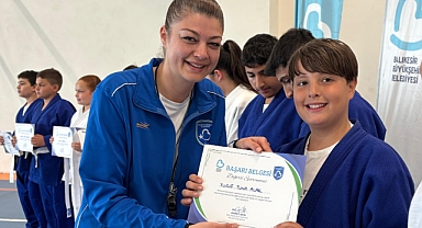 Büyükşehir’in 49 sporcusu judo kuşak sınavını başarıyla geçti