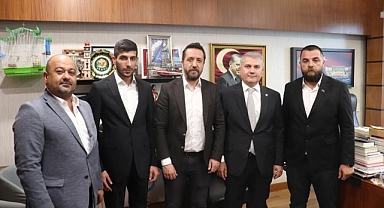 Canbey, Edremit İlçe Teşkilatı Üyelerini Gazi Meclis’te Ağırladı