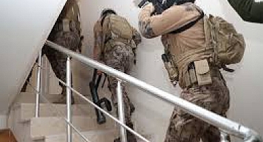 DEAŞ Operasyonunda Yakalanan Şüpheliler İstanbul'da Teslim Edildi