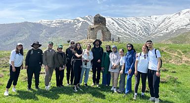 Doğaseverler Muş'ta Doğa Yürüyüşünde Bir Araya Geldi