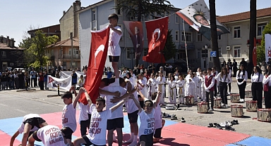 Dursunbey’de 19 Mayıs Coşkusu Cumhuriyet Meydanı’nda Yaşandı