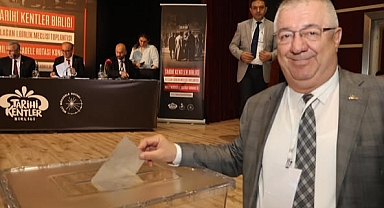 Edremit Belediye Başkanı Mehmet Ertaş, Tarihi Kentler Birliği Toplantısına Katıldı