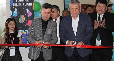 Edremit’te Bilim ve Sanat Bir Arada: TÜBİTAK 4006 Bilim Fuarı ve Resim Sergisi Açıldı