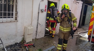 Edremit’te İki Katlı Binada Yangın 