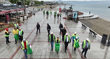 Edremit’te Temizlik Seferberliği: Akçay Kordonu’nda Mıntıka Temizliği Yapıldı