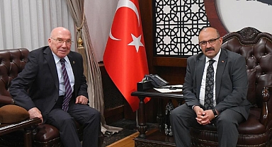 Emekli Vali Atıl Üzelgün’den Vali İsmail Ustaoğlu’na Nezaket Ziyareti