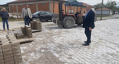 Gönen Belediye Başkanı İbrahim Palaz, Keçeler Mahallesinde Parke Taş Yol Çalışmalarını İnceledi