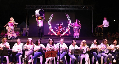 Gönen’de Halk Oyunları Gecesi: Yıldız Meydanı’nda Renkli Gösteri