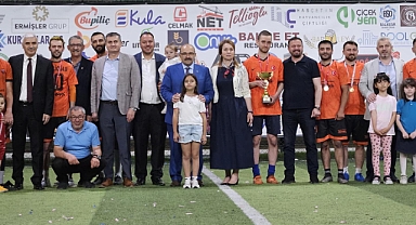 Karesi’de Kuva-yi Milliye Ruhu Sahaya Yansıdı: 22. Geleneksel Halı Saha Turnuvası Şampiyonu Belli Oldu