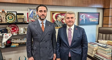 Milletvekili Mustafa Canbey, Balıkesir Vakıflar Bölge Müdürü Mikail Akıllı’yı TBMM’de Ağırladı