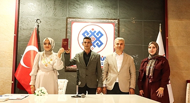 Milletvekili Mustafa Canbey, Genç Çiftin Nikah Şahitliğini Üstlendi