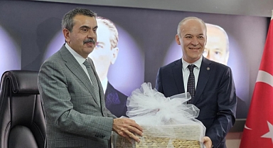 Milli Eğitim Bakanı Yusuf Tekin’den MHP Balıkesir’e Ziyaret