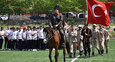 Sındırgı’da 19 Mayıs Coşkusu: Kuvayı Milliye Ruhu Cumhuriyet Meydanı’nda Yaşatıldı