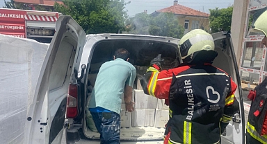 Sındırgı’da Araçta Yangın Paniği