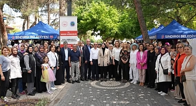 Sındırgı’da Hayat Boyu Öğrenme Haftası Renkli Sergiyle Taçlandı