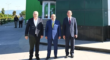 Vali İsmail Ustaoğlu, Gönen’deki Süt Tesisi ve Tarımsal Kalkınma Kooperatifi’ni Ziyaret Etti