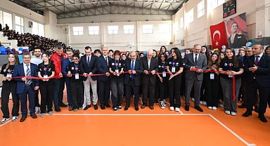 Vali İsmail Ustaoğlu, Gülser-Mehmet Bolluk Anadolu Lisesi TÜBİTAK 4006 Bilim Fuarı’nın Açılışını Gerçekleştirdi