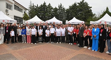 Vali Ustaoğlu, Bilim Fuarı’nda Özel Öğrencilerle Buluştu