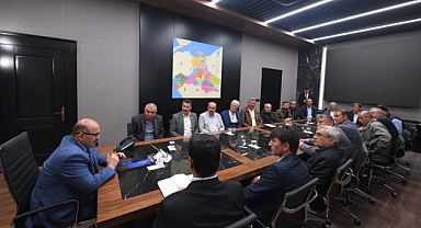 Vali Ustaoğlu Muhtarlarla Bir Araya Geldi: 9 İlçeden Mahalle Sorunları Masaya Yatırıldı