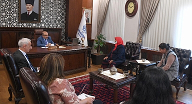 Vali Ustaoğlu, Vatandaşlarla Birebir Görüştü: Talepler İçin Harekete Geçildi