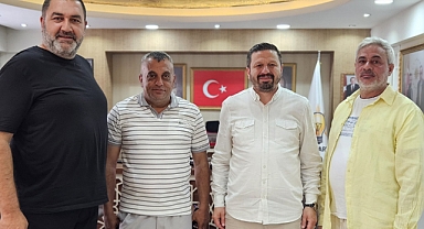 AK Parti Balıkesir İl Başkanlığı’nda Ziyaretçi Trafiği