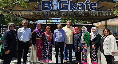AK Parti İl Başkanı Aydemir’den Bigadiç’te Big Kafe’ye Ziyaret