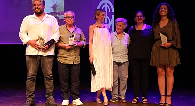 Ayvalık Belediye Tiyatrosu’na Üst Üste İkinci Kez Ödül: “Hatırla Ey Peri” ile Türkçeye Katkı Vurgusu