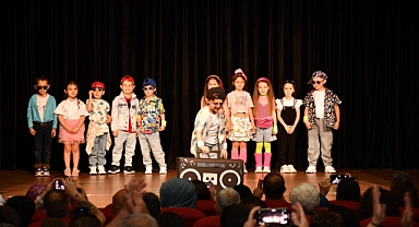 Bal Çocukların Mezuniyete Özel Sahne Performansı Göz Doldurdu