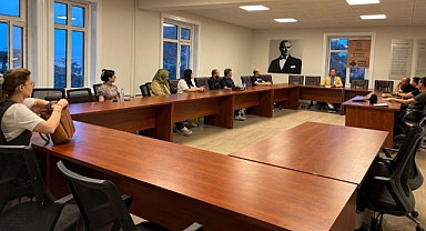 Balıkesir'de Biyografi Akademisi'nde Ömer Seyfettin Buluşması: Yazar Salim Nizam Öğrencilerle Bir Araya Geldi