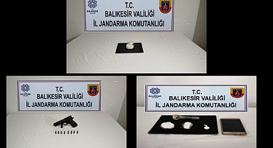 Balıkesir’de Jandarmadan Uyuşturucu ve Kaçakçılığa Darbe: 5 Şüpheli Yakalandı
