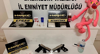 Balıkesir'de Metamfetamin, Silah ve Yüklü Miktarda Para Ele Geçirildi!