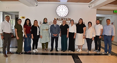 Balıkesir’de Tarih Yazıya Dönüştü: “Seyit Onbaşı” Hikâye Kitaplarının Mimarı Öğretmenlerle Buluşma