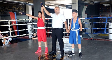 Balıkesir’de Üst-Alt Minikler Boks İl Birinciliği Müsabakaları Sona Erdi