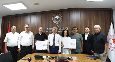 Balıkesir İl Tarım ve Orman Müdürlüğü, Kırsal Kalkınma Yatırımları Kapsamında Üreticilerle Hibe Sözleşmeleri İmzaladı