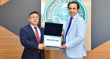 Balıkesir Üniversitesi Sosyal Bilimler Enstitüsü’nde Görev Değişimi