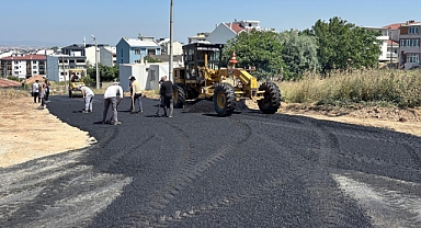 Bandırma Belediyesi’nden Yeni Mahalle’de Ulaşımı Rahatlatacak Asfalt Hamlesi