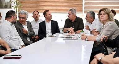 Başkan Ahmet Akın'dan CHP Karesi İlçe Başkanlığı'na Hayırlı Olsun Ziyareti