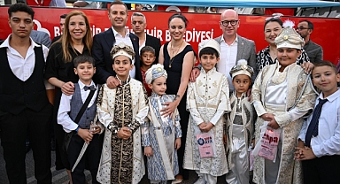 Başkan Ahmet Akın ve Vekil Serkan Sarı, Çay Mahallesi’ndeki Sünnet Şölenine Katıldı