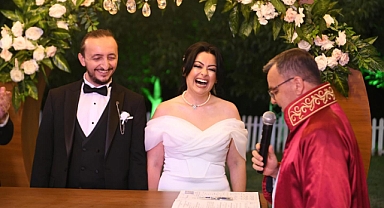 Başkan Hakan Şehirli Müge ve Ali Çiftinin Nikâhını Kıydı