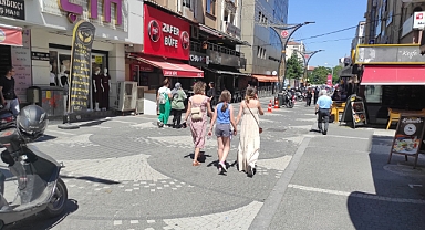 Balıkesir'de 40 Dereceyi Aşan Sıcaklık Hayatı Yavaşlattı