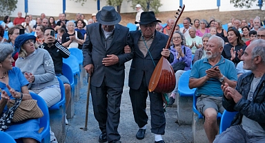 Burhaniye’de Aşık Veysel Anısına Unutulmaz Gece: Türkülerle Yaşayan Bir Miras