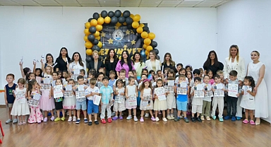 Burhaniye’de Miniklerin Mezuniyet Coşkusu: İlk Diplomalar, İlk Hatıralar