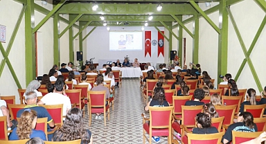 Burhaniye’de Voleybolun Kadın Yüzü Konuşuldu: Alanında Uzman İsimler Panelde Buluştu