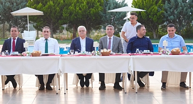 Burhaniye, Kaymakam İlyas Memiş’e Veda Etti: Göz Dolduran Geceye Protokol Akını