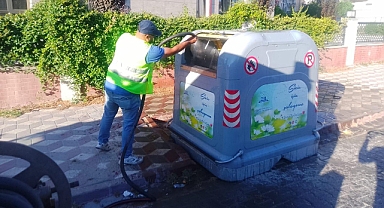 Edremit Belediyesi’nden Yaz Temizliği: Akıllı Konteynerlerde Dezenfekte Seferberliği