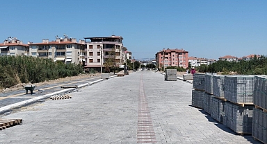 Edremit’te Sahil Yoluna Dokunuş: Altınkum Mahallesi'nde Yol Yapım Çalışmaları Sürüyor