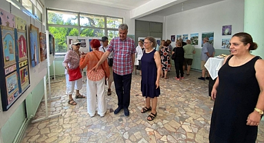 Edremit’te Sanatla Yazın İlk Buluşması: “Yaza Merhaba Resim Sergisi” Ziyarete Açıldı