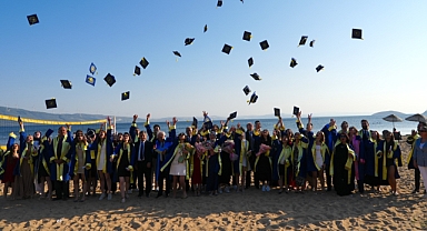 Erdek MYO Mezuniyet Coşkusu: Yeni Mezunlar Geleceğe Uğurlandı