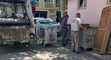 Erdek’te Temizlik Hizmetlerine Takviye: Yeni Çöp Konteynerleri İlçe Merkezine Yerleştirildi